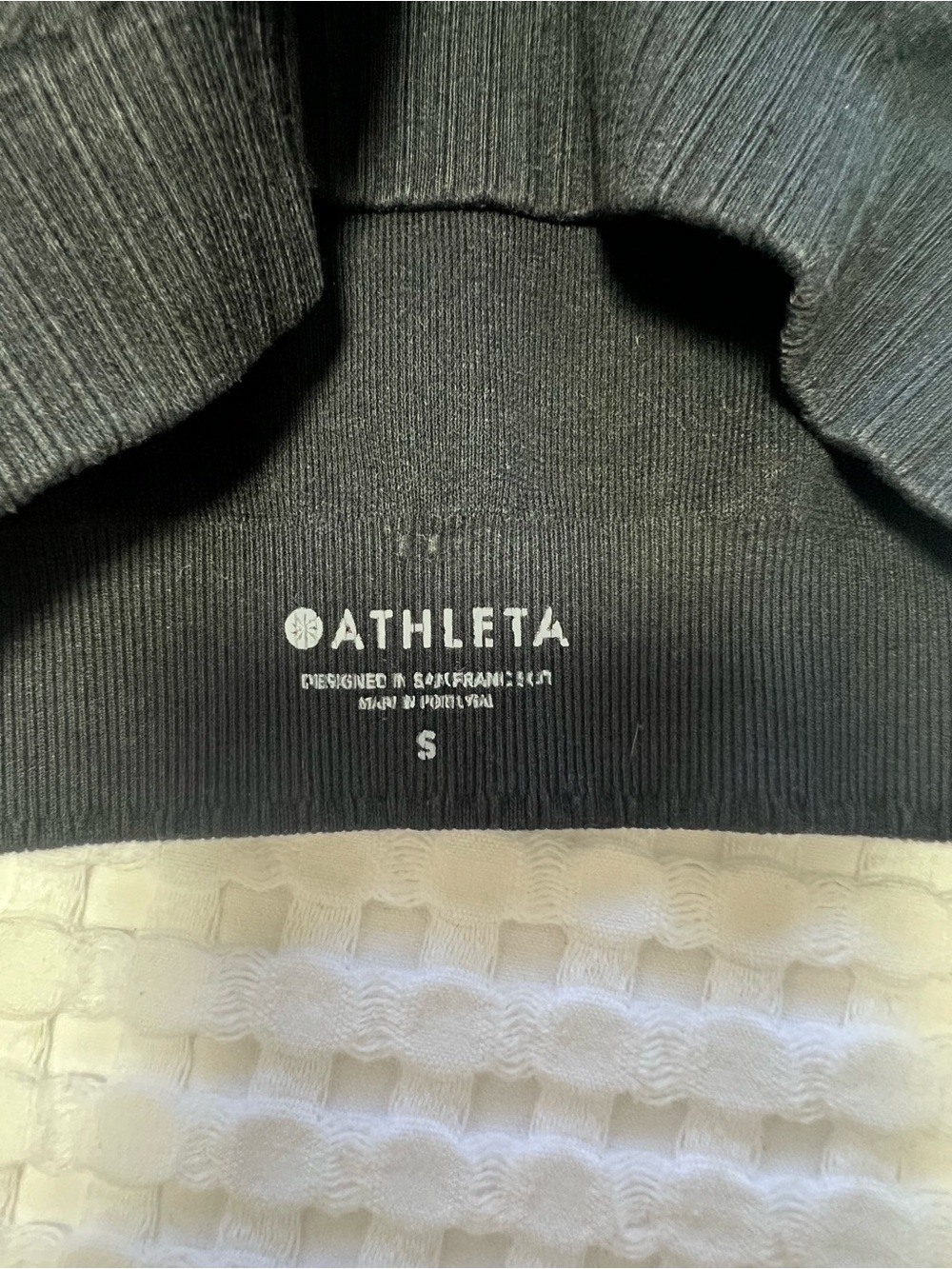 Athleta Black Ribbed Racerback Sports Bra - Picture 4 of 6
